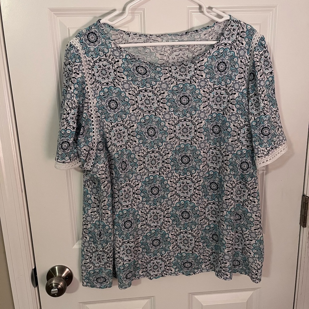 Loft linen blue and white medallion print T shirt